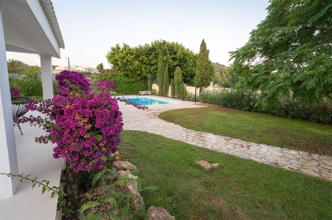 Recently Renovated Urban Villa Near Ibiza Town3