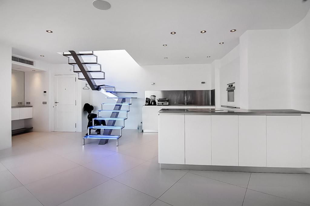 Exquisite 2-Bedroom Luxury Penthouse in Ibiza Town with Spectacular Amenities11