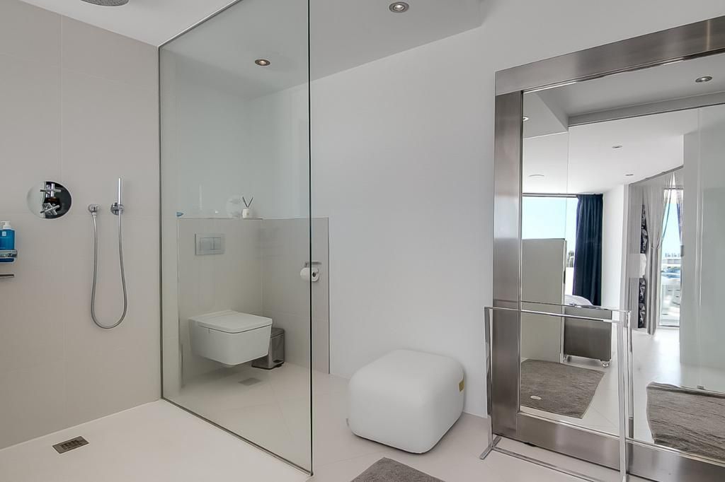 Exquisite 2-Bedroom Luxury Penthouse in Ibiza Town with Spectacular Amenities18