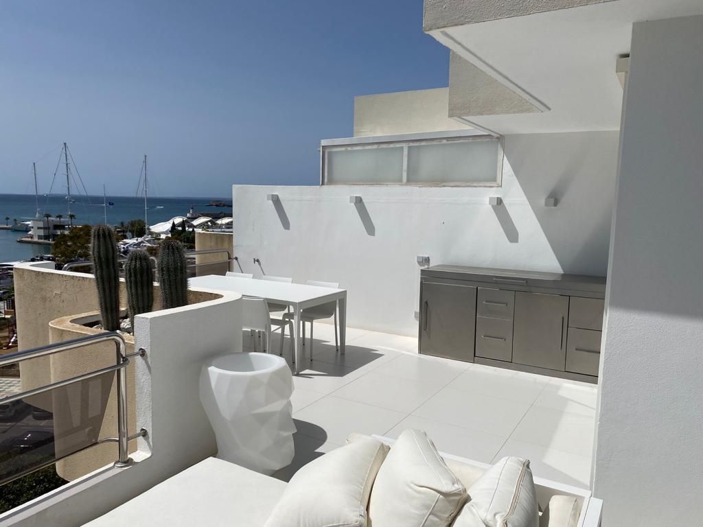 Exquisite 2-Bedroom Luxury Penthouse in Ibiza Town with Spectacular Amenities5