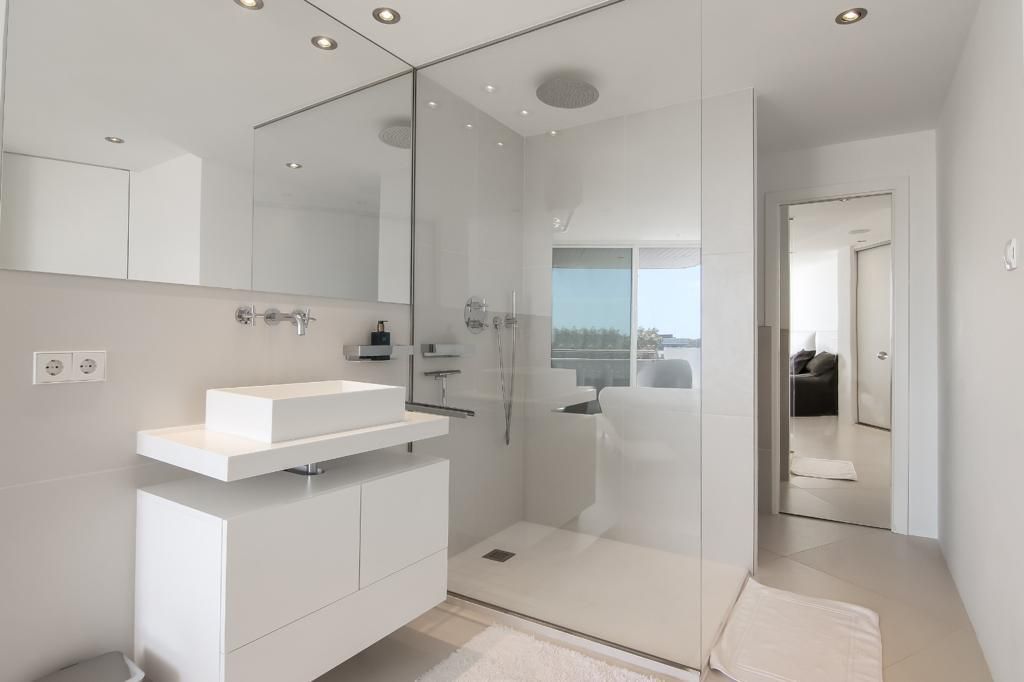 Exquisite 2-Bedroom Luxury Penthouse in Ibiza Town with Spectacular Amenities19