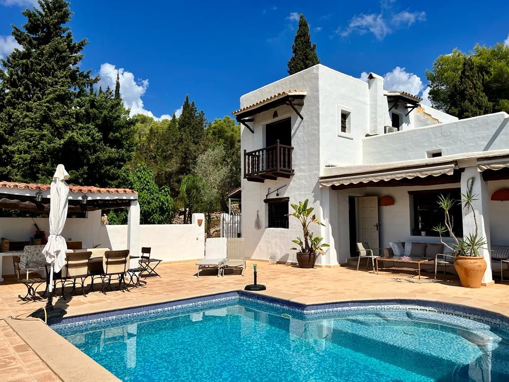 Beautiful property in the middle of the nature of Ibiza1