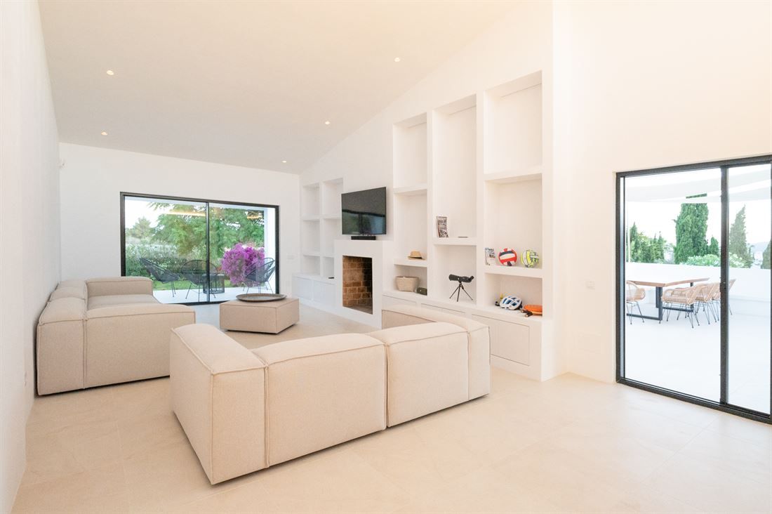 Recently Renovated Urban Villa Near Ibiza Town15