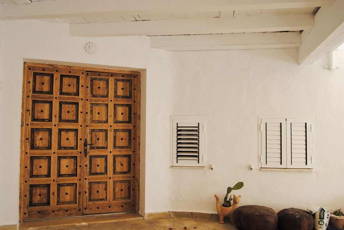 Renovated Villa in Can Furnet's Gated Community with Stunning Sea and Castle Views15