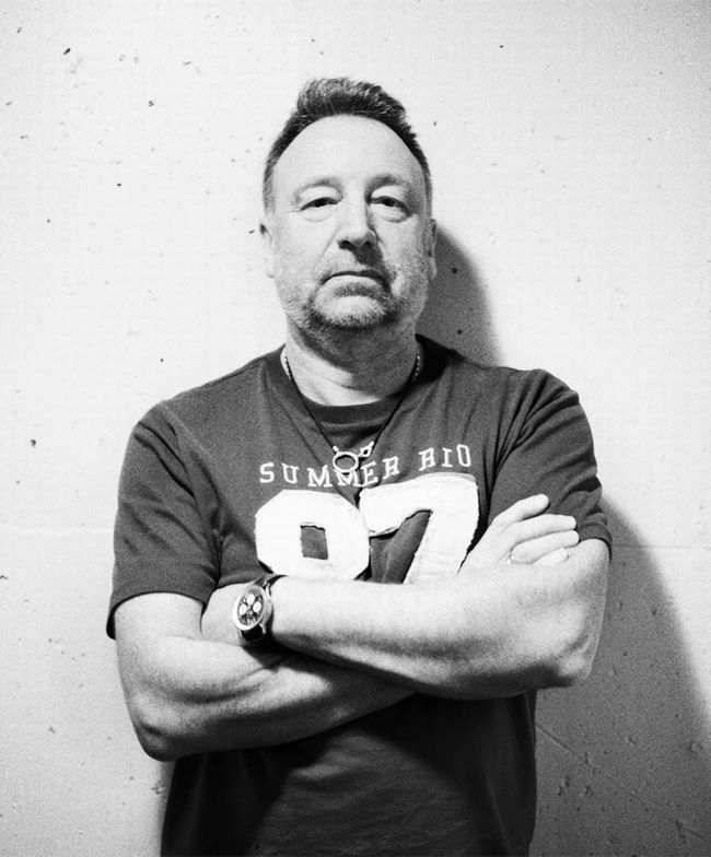 Peter Hook & The Light