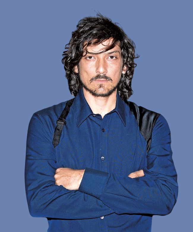 León Larregui
