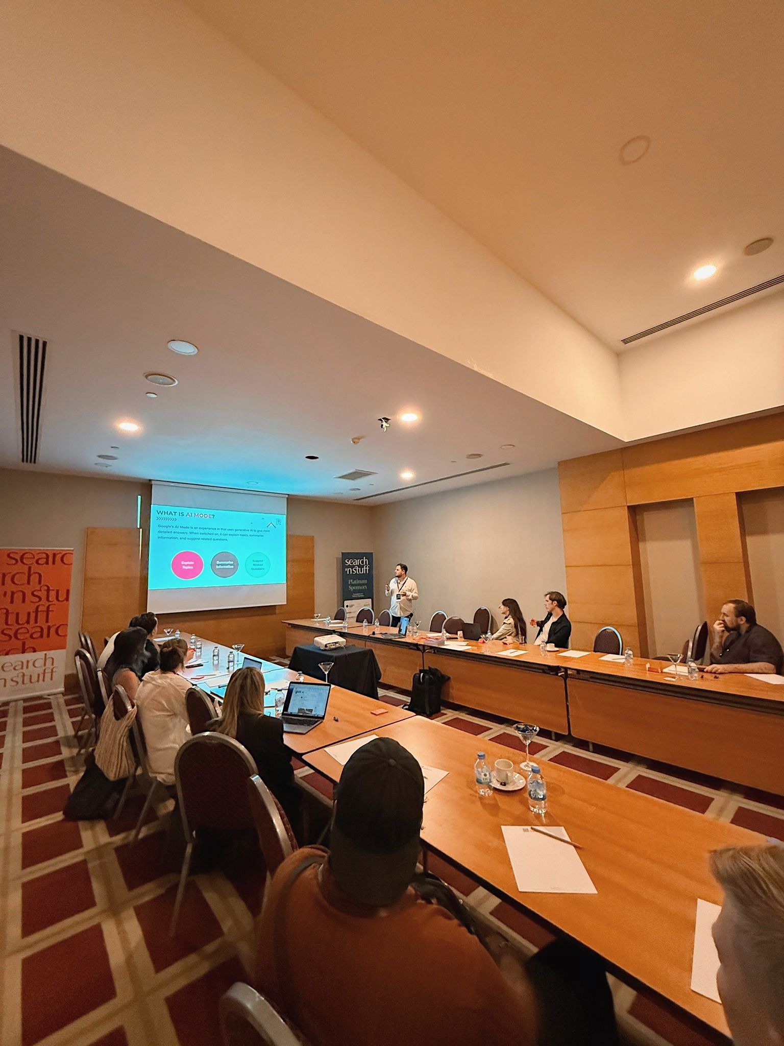 Yordan Dimitrov leading a seminar at Search 'n Stuff Conference in Antalya