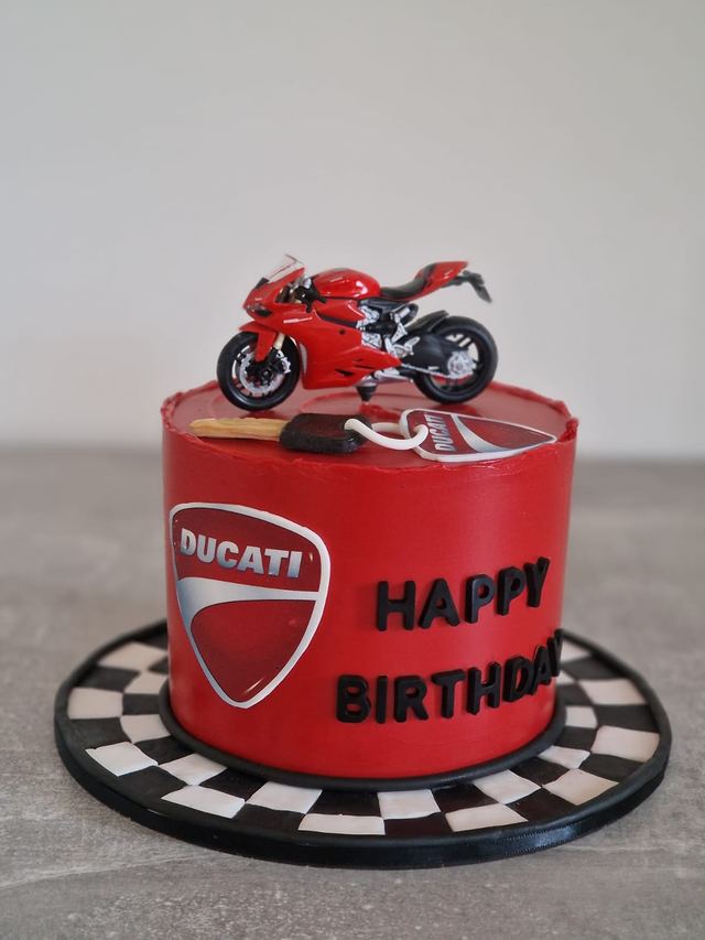 Bespoke sponge cake by JA Sweet Art in Peterborough