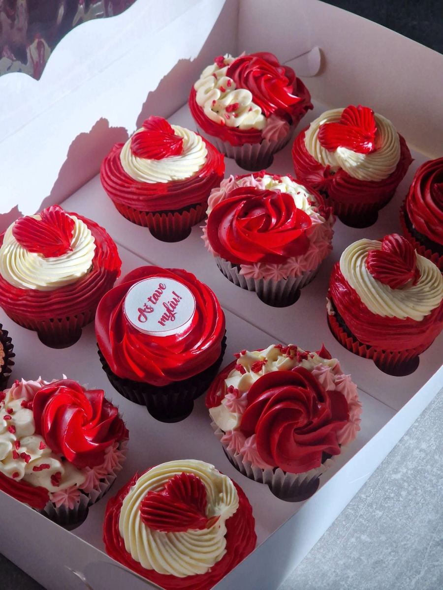 Handmade mini desserts by JA Sweet Art in Peterborough