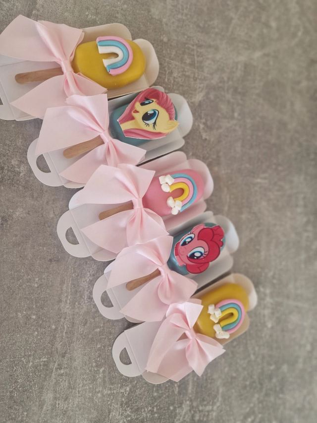 Handmade mini desserts by JA Sweet Art in Peterborough