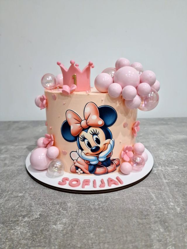 Bespoke sponge cake by JA Sweet Art in Peterborough