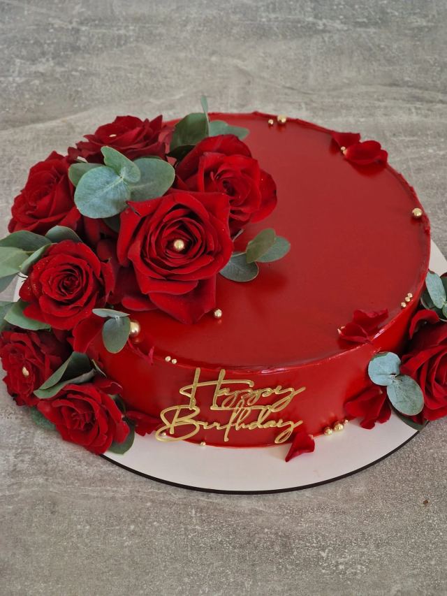 Bespoke sponge cake by JA Sweet Art in Peterborough