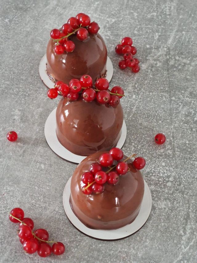 Handmade mini desserts by JA Sweet Art in Peterborough