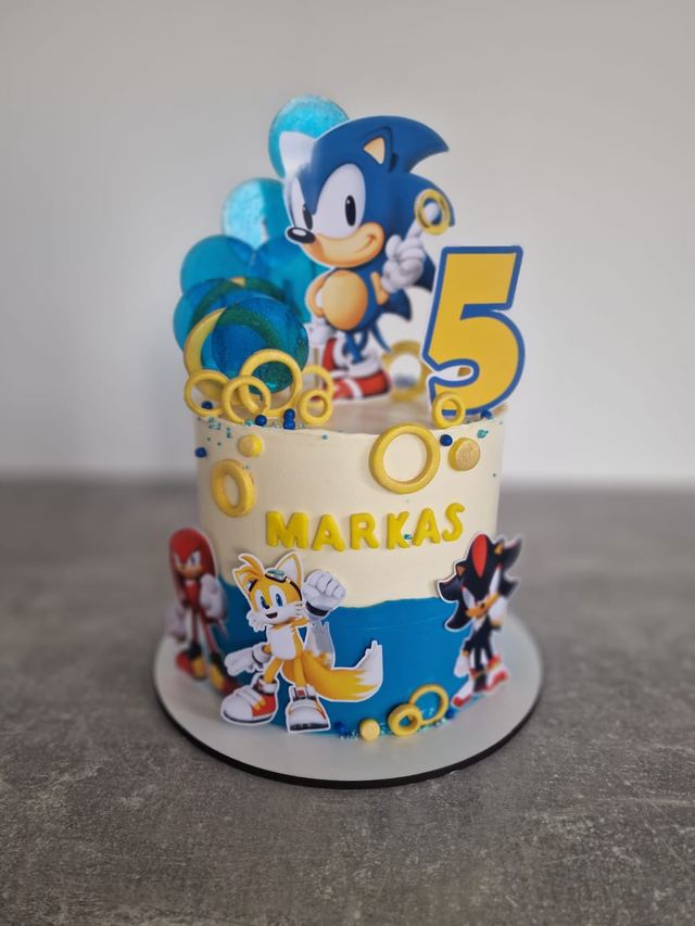 Bespoke sponge cake by JA Sweet Art in Peterborough