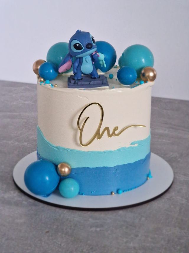 Bespoke sponge cake by JA Sweet Art in Peterborough
