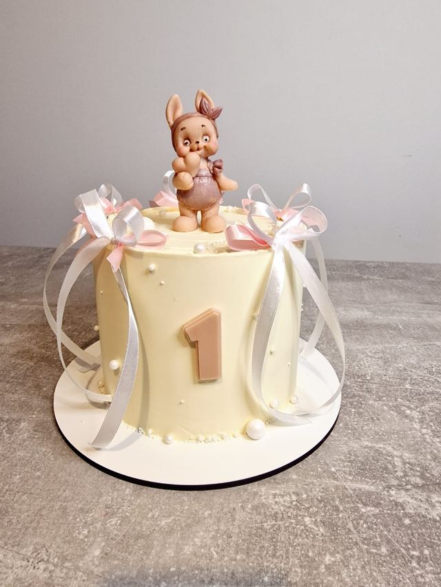 Bespoke sponge cake by JA Sweet Art in Peterborough