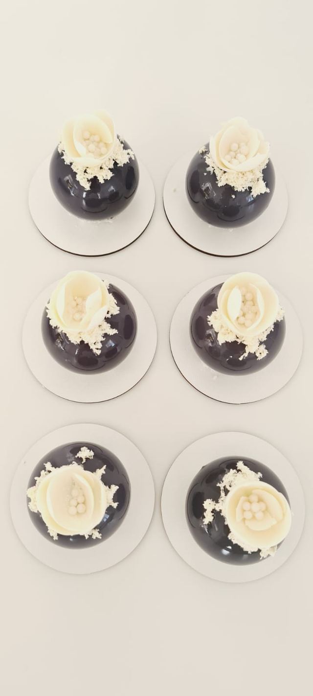 Handmade mini desserts by JA Sweet Art in Peterborough