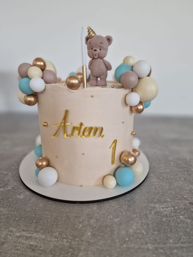 Bespoke sponge cake by JA Sweet Art in Peterborough