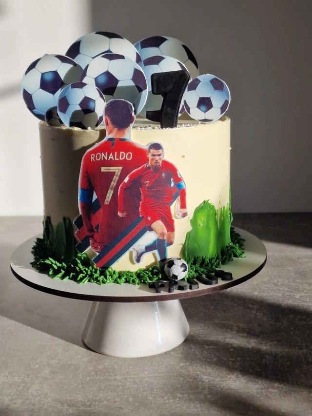 Bespoke sponge cake by JA Sweet Art in Peterborough
