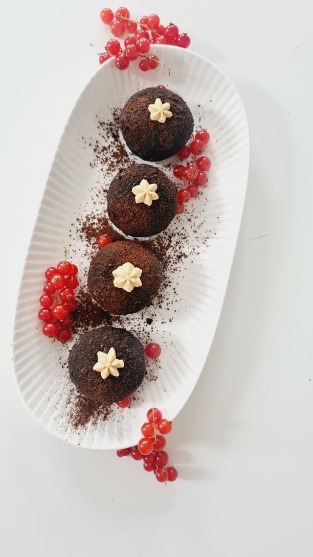 Handmade mini desserts by JA Sweet Art in Peterborough