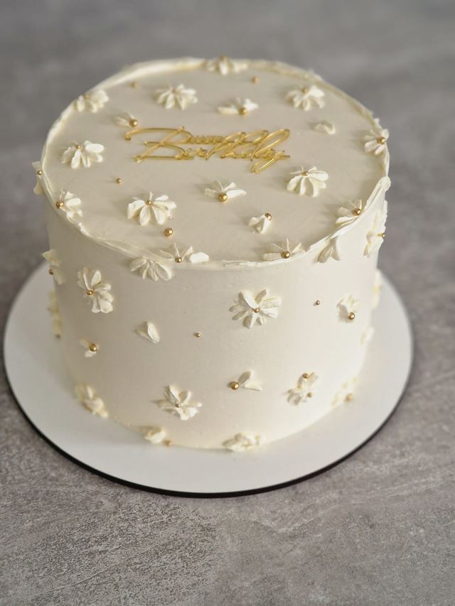 Bespoke sponge cake by JA Sweet Art in Peterborough