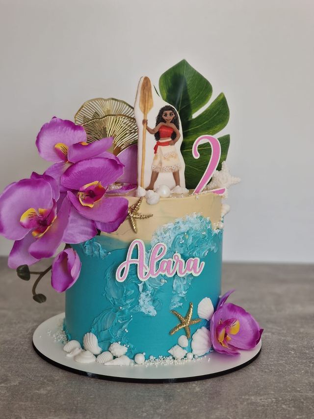 Bespoke sponge cake by JA Sweet Art in Peterborough
