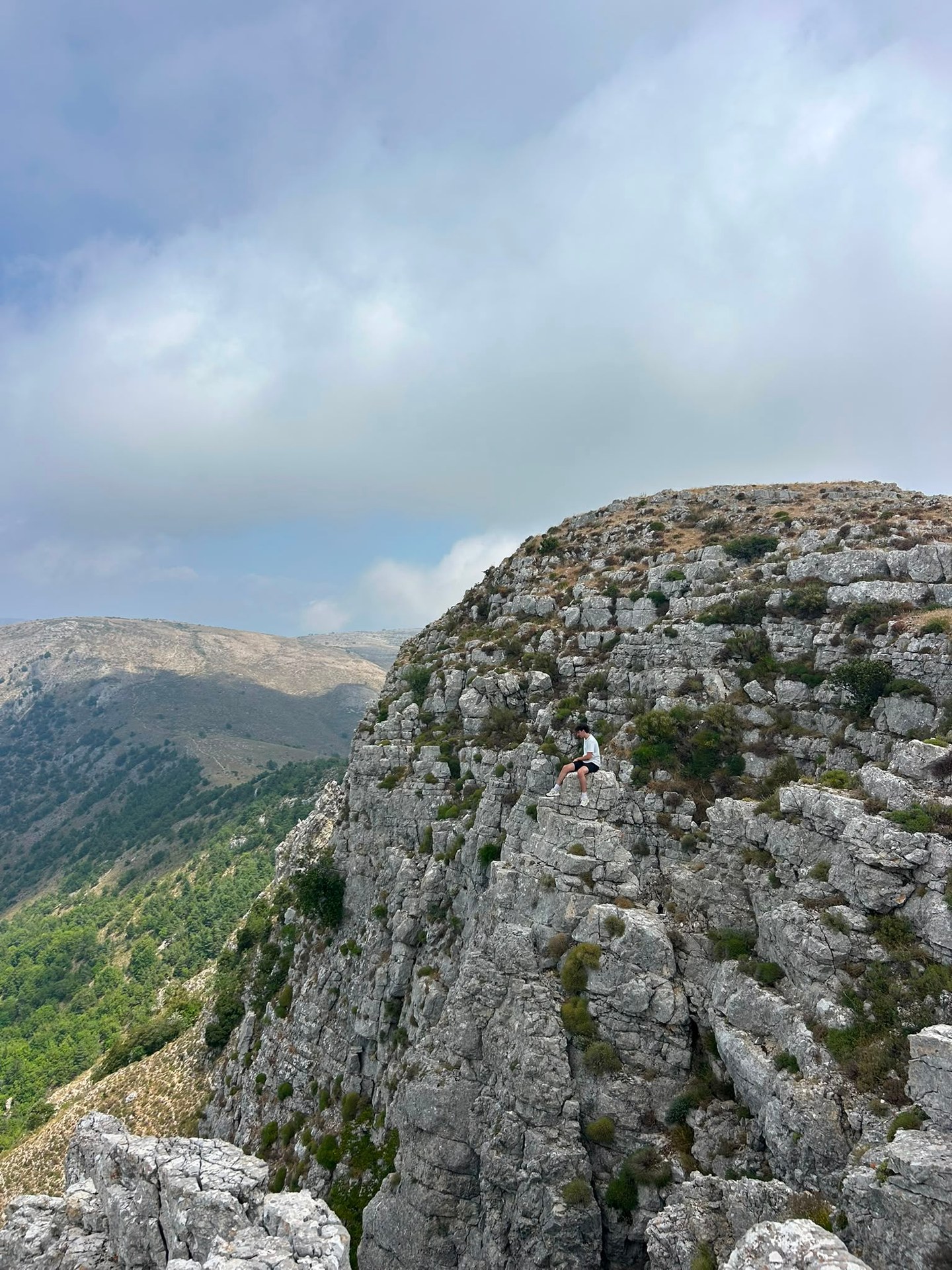 Montagnes au lever du jour
