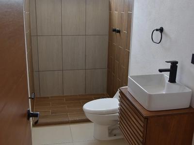 Baño completo con accesorios