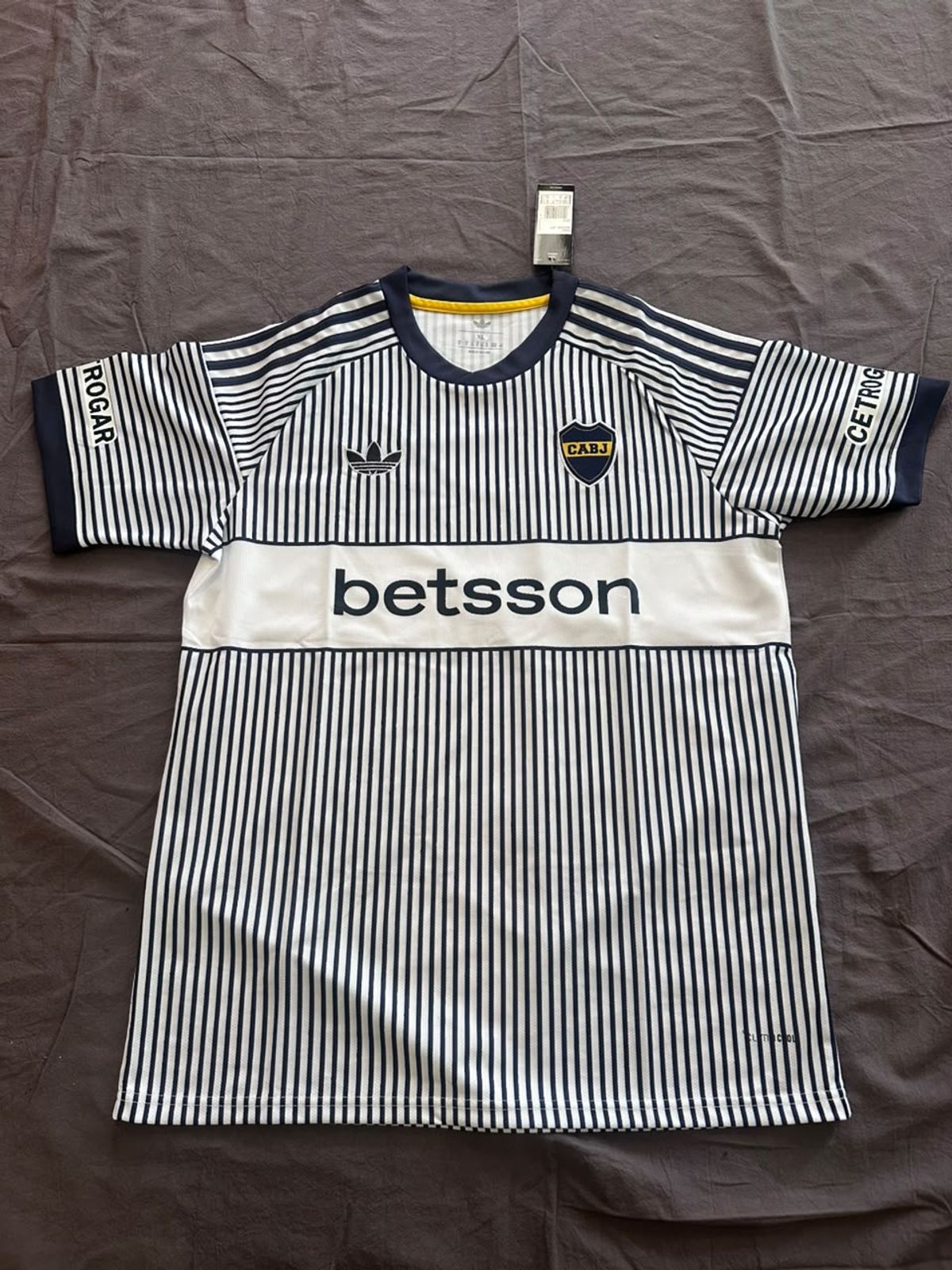 Camiseta Alternativa Boca , frente completo.