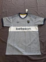 Camiseta Alternativa Boca , frente completo.