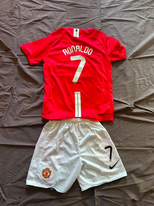 Conjunto Niño CR7, frente completo.