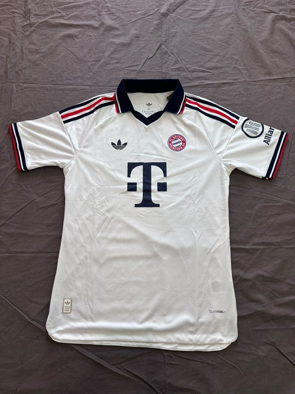 Camiseta Bayern Munich, frente completo.