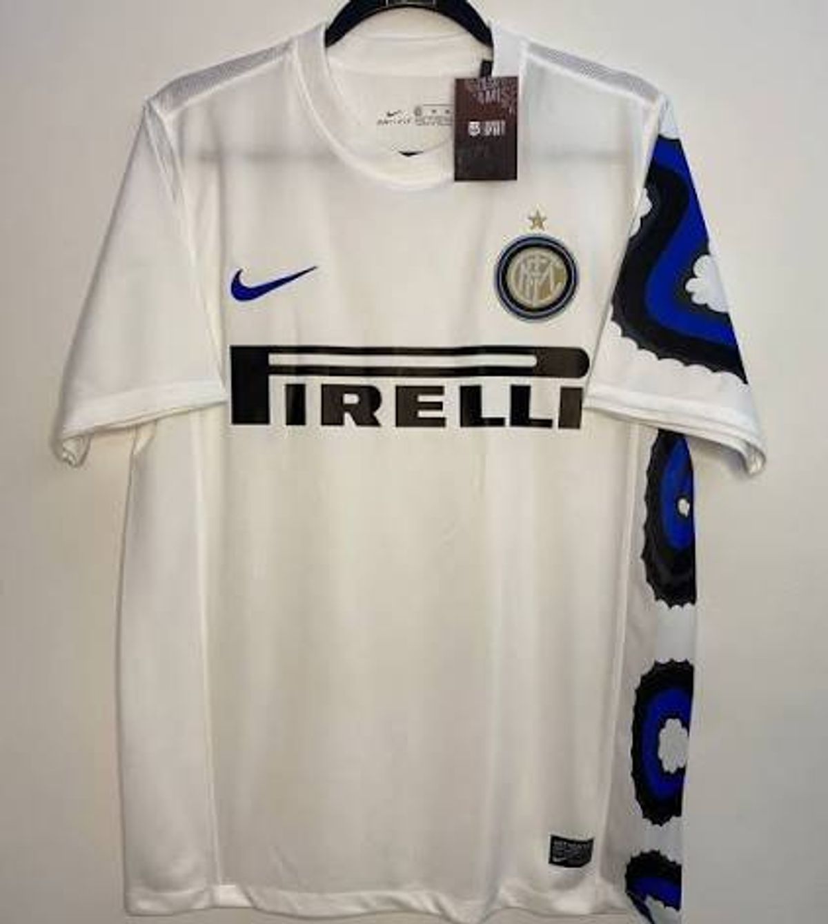 Camiseta Retro Inter, frente completo.