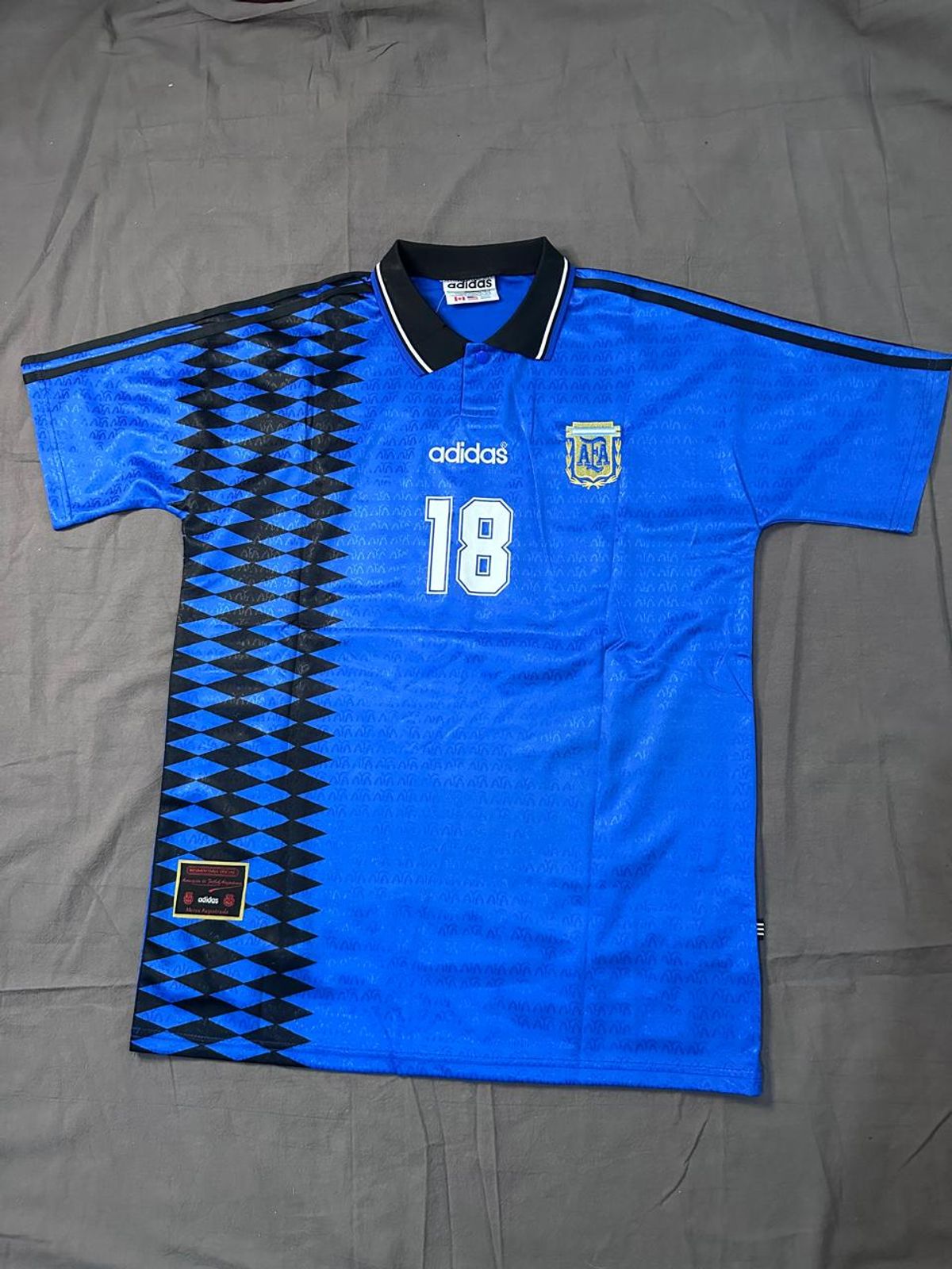 Camiseta Argentina Suplente 94, frente completo.
