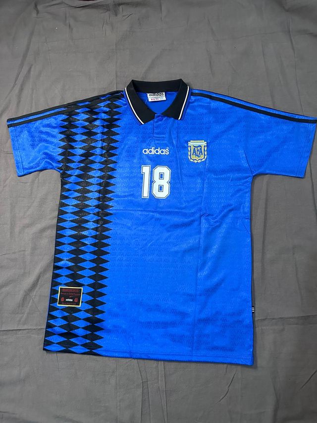 Camiseta Argentina Suplente 94, frente completo.
