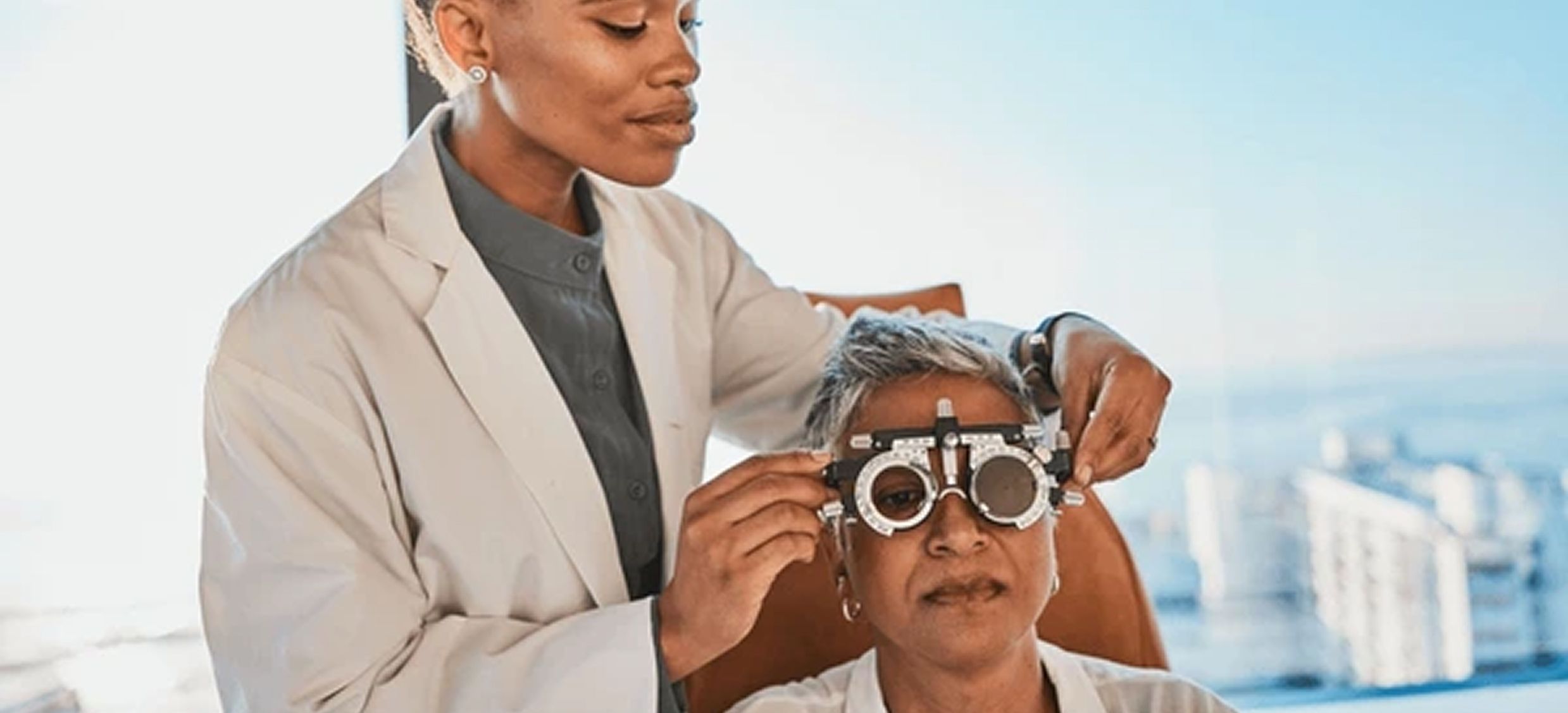 Choosing the Right Eyewear: A Guide to Frames, Lenses, and Prescription Accuracy