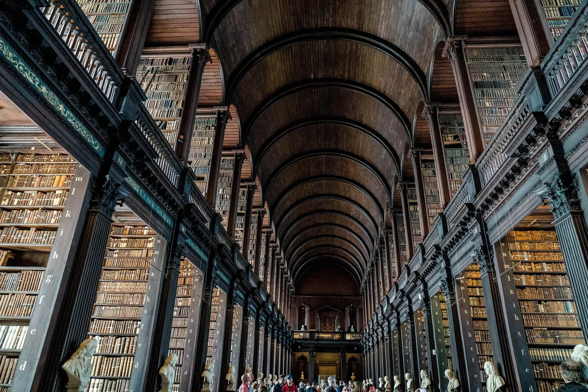 Long Room del Trinity College — la maestosità della conoscenza e dello studio