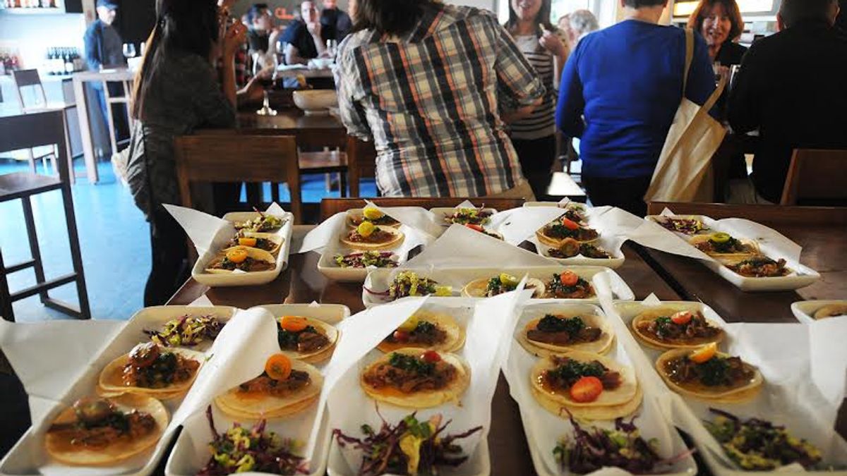 Six Taste food tour
