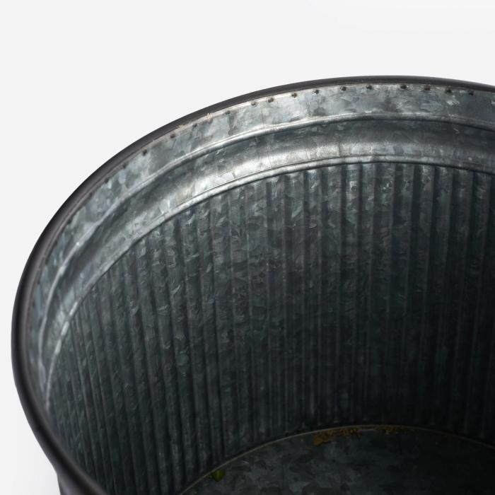 Authentic Finishes - Each piece in our tinware collection is hand-finished to achieve an authentically aged patina, reminiscent of antiques that have gracefully weathered the passage of time. Through expert craftsmanship, we recreate the natural wear and character that develop over centuries, resulting in a lived-in look that adds depth, beauty, and a sense of history to any home or garden.