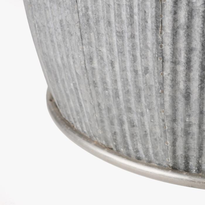 Authentic Finishes - Each piece in our tinware collection is hand-finished to achieve an authentically aged patina, reminiscent of antiques that have gracefully weathered the passage of time. Through expert craftsmanship, we recreate the natural wear and character that develop over centuries, resulting in a lived-in look that adds depth, beauty, and a sense of history to any home or garden.