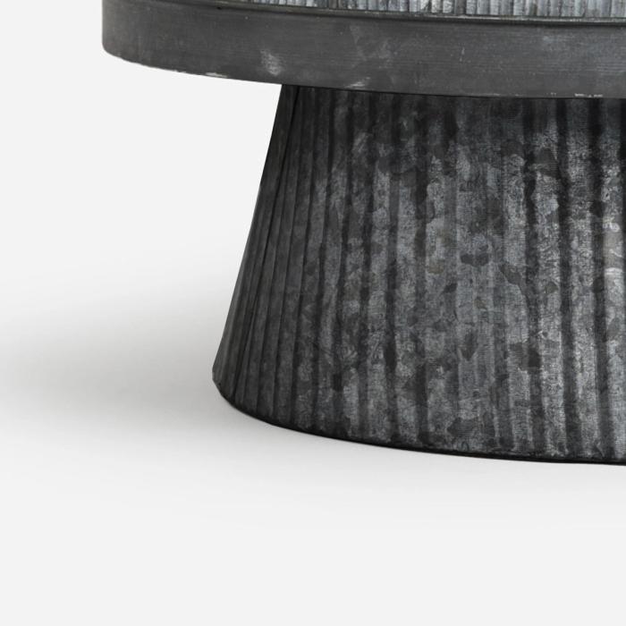 Authentic Finishes - Each piece in our tinware collection is hand-finished to achieve an authentically aged patina, reminiscent of antiques that have gracefully weathered the passage of time. Through expert craftsmanship, we recreate the natural wear and character that develop over centuries, resulting in a lived-in look that adds depth, beauty, and a sense of history to any home or garden.