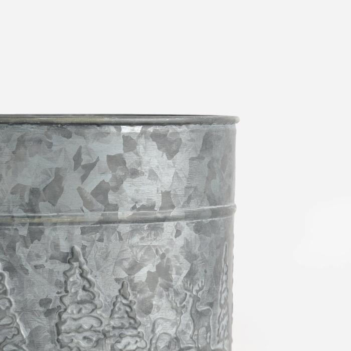 History in the Making - Inspired by authentic historical designs discovered in markets and antique fairs across France, our tinware collection embodies the timeless elegance found in Europe's most stylish homes and gardens. Whether styled for refined sophistication or a more rustic, timeworn charm, each piece brings character, heritage, and beauty to any space. A future classic.