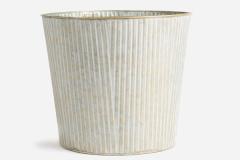 Jardin Ribbed Tin Planter