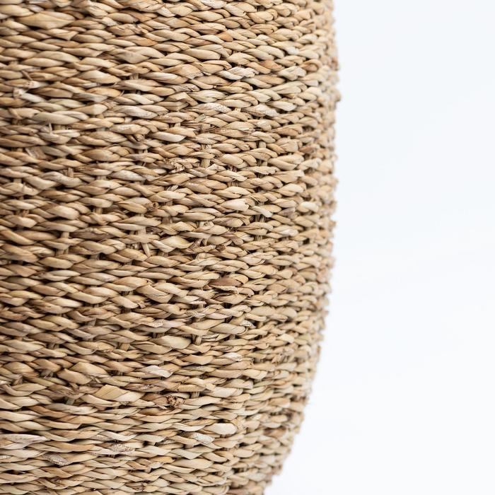 Material Matters - Como is made from seagrass, a fast growing flowering plant that grows abundantly in shallow, saltwater marshes around the world. Biodegradable and sustainable, seagrass makes for an ideal environmental friendly product to dry, twist and weave.