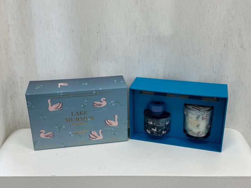 Mixed hamper with candles and a reed diffuser