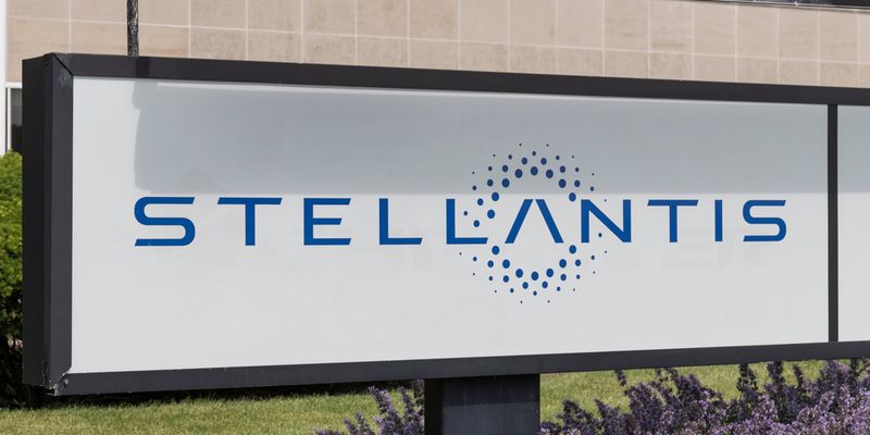 Stellantis, accordo multimiliardario con Ayvens per la vendita di 500 mila veicoli