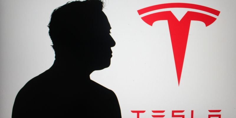 Disastro robotaxi per i test di Tesla: Musk denunciato dagli azionisti