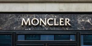 Moncler protagonista sulla spinta del giudizio degli analisti