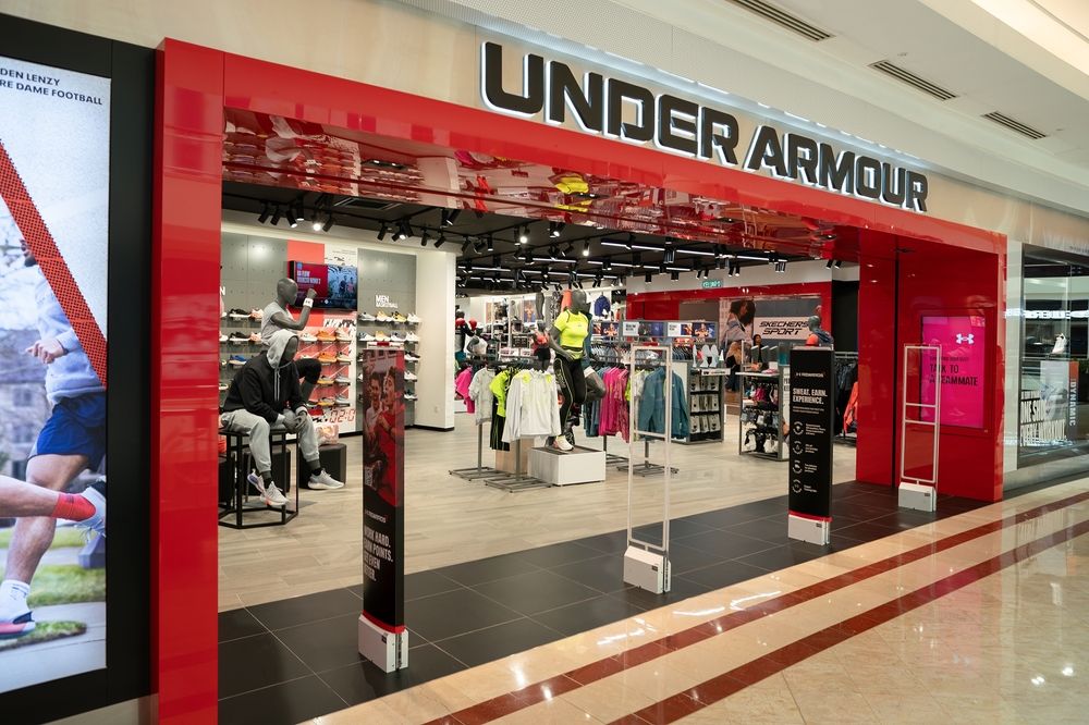 Under Armour alza le previsioni sul 2025