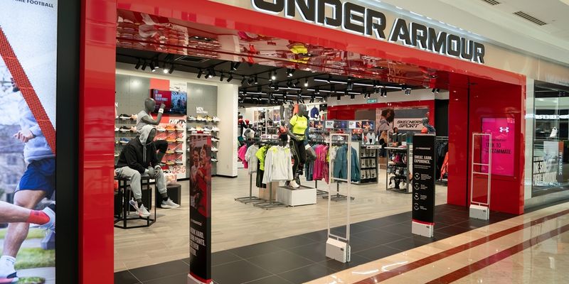 Under Armour alza le previsioni sul 2025